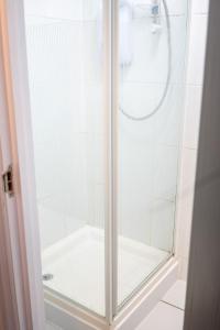 صورة لـ 4 Bed, 3 Bath Apartment in City Centre في بورتسماوث