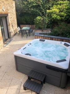 Fotografie z fotogalerie ubytování Gîte de charme avec Spa, baie du Mont St Michel v destinaci Sougéal + 10 fotografií