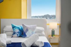 Postel nebo postele na pokoji v ubytování Fashionable Apartment in Plymouth - Sleeps 4
