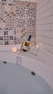 Galería fotográfica de SPA apartment YANG - hot tub, sauna, spa en Novi Sad 136 fotos más