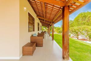 Κήπος έξω από το GB77 Ótima Casa 5 Quartos com Piscina e Churrasqueira - Guarajuba
