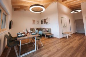 Posedenie v ubytovaní Die Wiesen Apartments