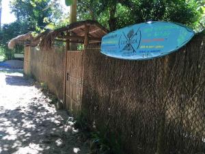 Um jardim no exterior de Cambuca Surf Skate