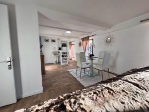 Chalet Millou Beuil的休息区