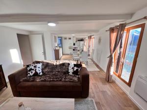 Chalet Millou Beuil的厨房或小厨房