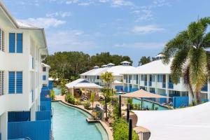 Bazén v ubytování Silkari Lagoons Port Douglas nebo v jeho okolí
