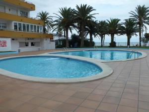 Bazén v ubytování Roses Santa-Margarita: Apt 2 habitaciones, piscina, cerca de la playa - ES-204-17 nebo v jeho okolí