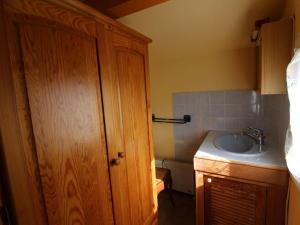 Koupelna v ubytování Maison Saint-Pierre-d'Oléron, 3 pièces, 4 personnes - FR-1-246A-160