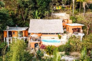 Výhled na bazén z ubytování Casa Flourish, Yelapa nebo okolí