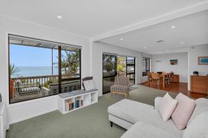 صورة لـ Coopers Sands - Coopers Beach Holiday Home في شاطئ كوبرز +20 صورة