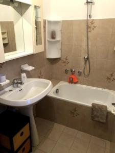 Ванна кімната в La maison de Linanna