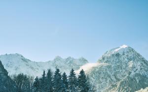 A general mountain view or a mountain view taken from Az apartmant