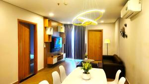 Μια τηλεόραση ή/και κέντρο ψυχαγωγίας στο Aria Blue Sapphire Apartment