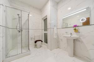 Vonios kambarys apgyvendinimo įstaigoje Tranquil Msida Creek - 1Bedroom Apartments by ShortletsMalta