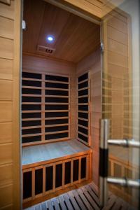 Exclusive Central Home with Sauna next to the New York Café 1073 Budapest, 14 Erzsébet körút kép - 2