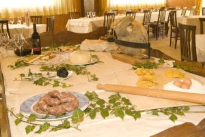 Makanan di atau berdekatan hotel