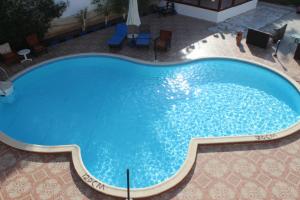 Bazén v ubytování El Khan Sharm Hotel nebo v jeho okolí