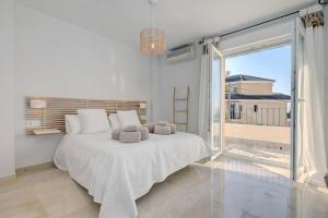Fotografia z galérie ubytovania Marbella Beach House Holiday Rental Costabella v Marbelli