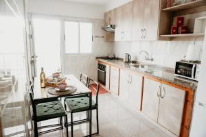 A kitchen or kitchenette at Casa Las Costas, Las Maretas