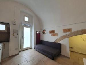A kitchen or kitchenette at Il sottano alla strada Polignano a mare Még 32 kép