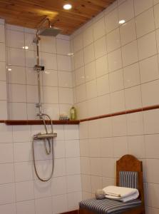 Ένα μπάνιο στο Brännö Varv Bed & Breakfast