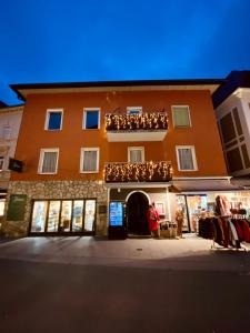 a building with a store in front of it at Apartment Loser im Zentrum in Bad Ischl