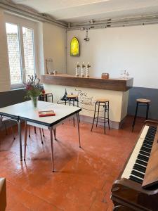 Zdjęcie z galerii obiektu Le Haut 33 : Maison bourgeoise de caractère à Laon w mieście Laon