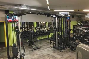 The fitness centre and/or fitness facilities at Gemütliches Bergappartement mit Seeblick