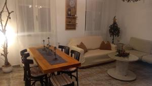 Posedenie v ubytovaní EL RINCÓN DE CHAVELY