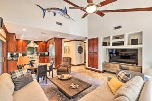 Central Scottsdale Townhouse with Pool Access! 휴식 공간