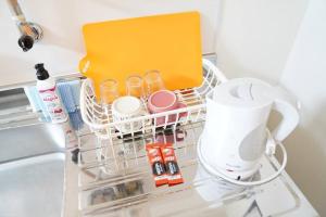 A kitchen or kitchenette at 難波南2