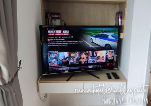 Μια τηλεόραση ή/και κέντρο ψυχαγωγίας στο Valley Suite Indera Mahkota Kuantan by Rumahotel +3 φωτογραφίες