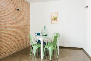 Fotografia z galérie ubytovania Cosy Flat w/ Beautiful Views and Cute Balcony v destinácii Granada