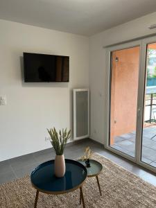 Zdjęcie z galerii obiektu Charming 45m in Bormes les Mimosas w mieście Bormes-les-Mimosas +5 zdjęć