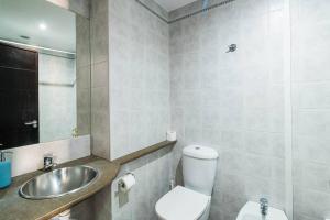Kúpeľňa v ubytovaní Cosy Apartment with Great Views on Old Town
