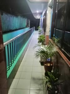 Balcone o terrazza di Sang Yoo Mountain View Tagaytay Bed and Breakfast - Taal Lake View