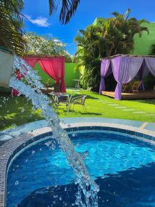 Het zwembad bij of vlak bij Hotel Caranda Eco Ville