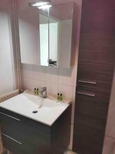 Photo de la galerie de l'établissement Charmant appartement au calme, à Bourg-en-Bresse