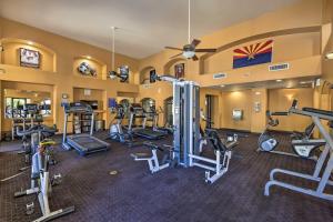 Γυμναστήριο ή/και όργανα γυμναστικής στο Dog-Friendly Condo with Pool and Hot Tub in Phoenix