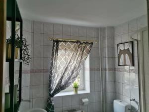 Un baño de Klimatyczny dom w Wąchocku 20 fotos más