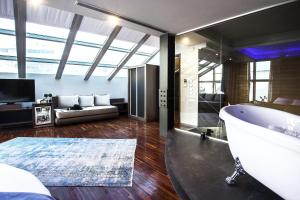Gallery image of Diamond Suites, Philian Hotels and Resorts in Thessaloniki