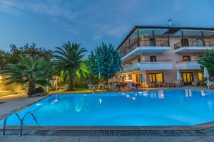 Bazén v ubytovaní Hotel Pegasus-Adult Friendly alebo v jeho blízkosti