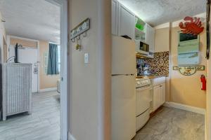 Η κουζίνα ή μικρή κουζίνα στο Sandpiper - Unit 219 +11 φωτογραφίες