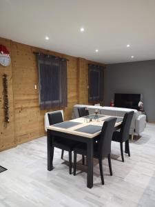 Posedenie v ubytovaní La Ferme du Badon