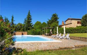 The swimming pool at or close to Vigna Dante