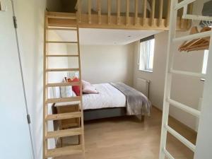 Rúm í herbergi á Holiday Home near Château de Modave