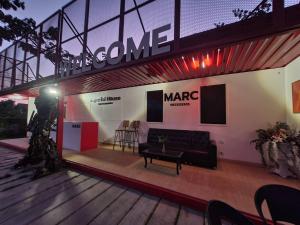 Posezení v ubytování Marc Hotel Maesai