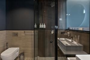 Bilik mandi di Graf Hotel