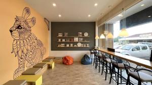 Ein Sitzbereich in der Unterkunft Paknap Hostel