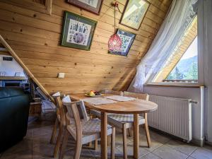 Posedenie v ubytovaní VistZakopane - Polarny Apartment